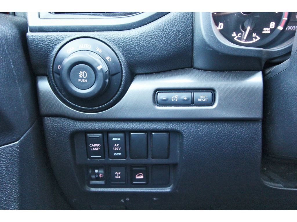 Used 2020 Nissan Titan PRO-4X image 14