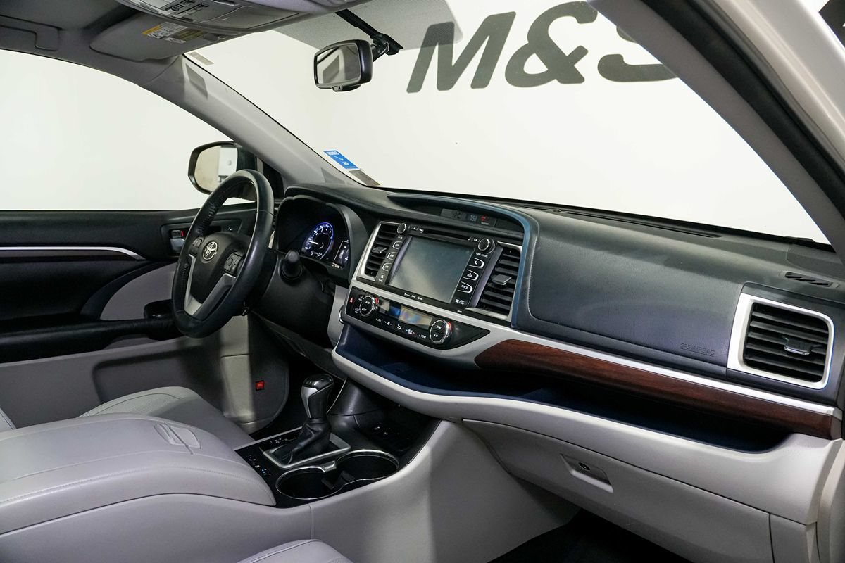 Used 2016 Toyota Highlander Limited FWD image 19