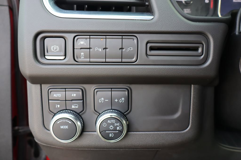 Used 2021 GMC Yukon SLT w/ Rear Media and Nav Package image 17