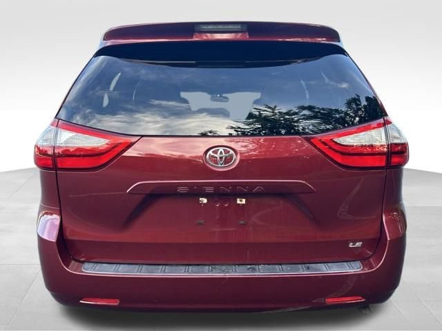 Used 2015 Toyota Sienna LE FWD image 4