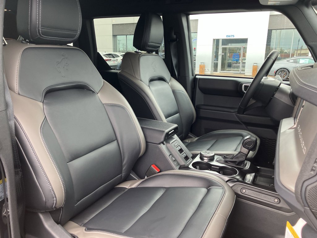 Used 2025 Ford Bronco Outer Banks image 39