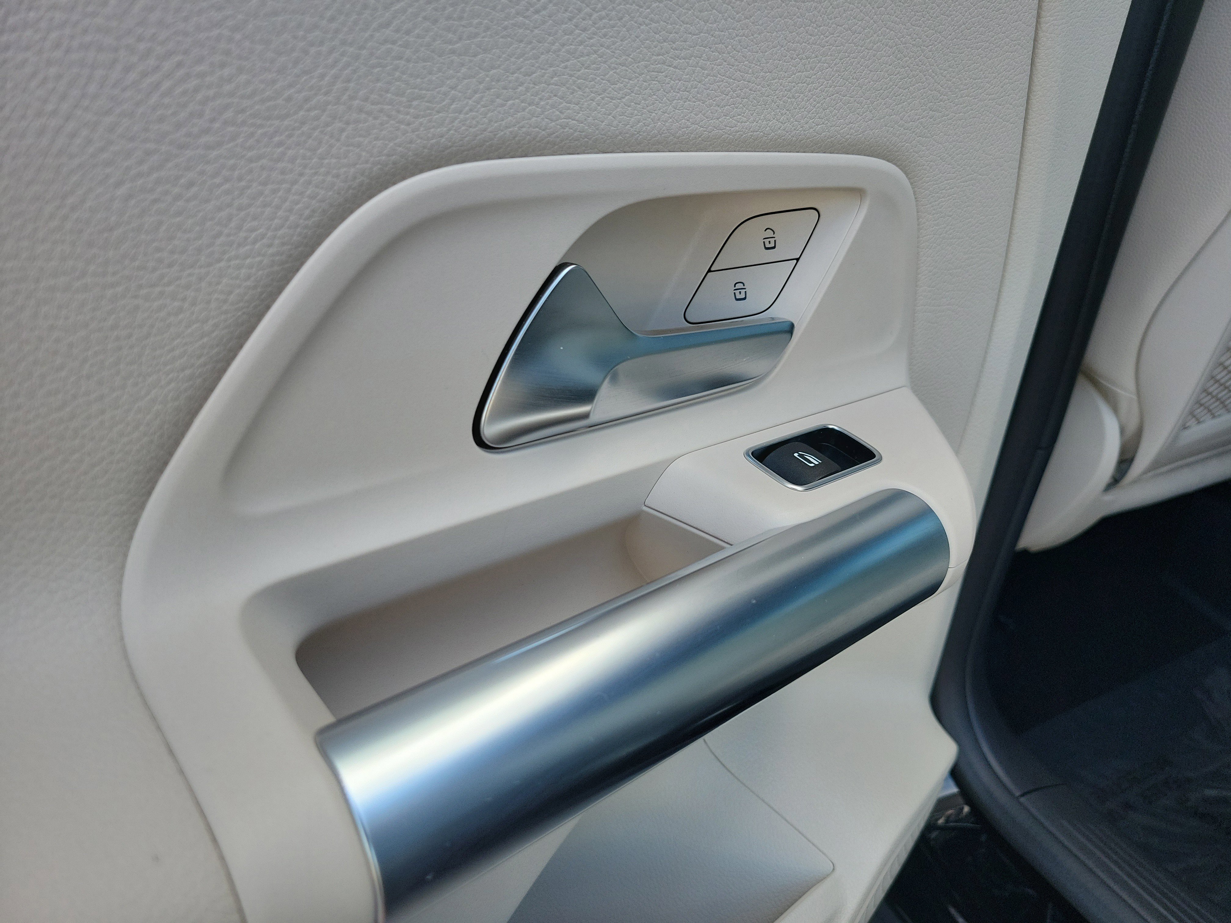 Certified 2025 Mercedes-Benz GLA 250 4MATIC image 13