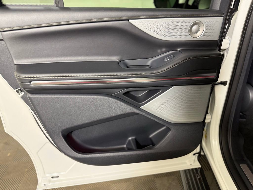 New 2025 Lincoln Navigator L Black Label image 46