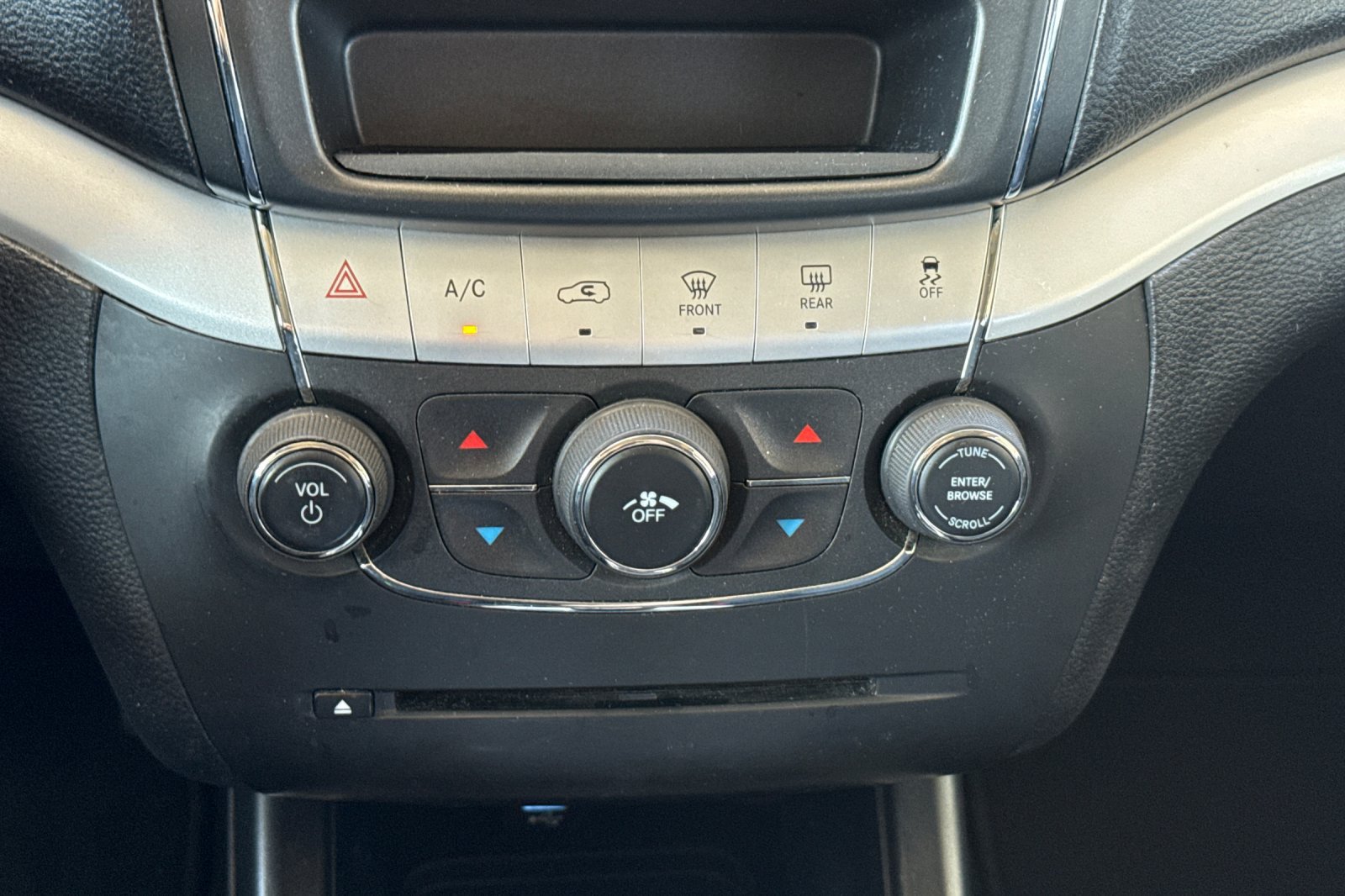 Used 2018 Dodge Journey SE w/ Connectivity Group FWD image 29