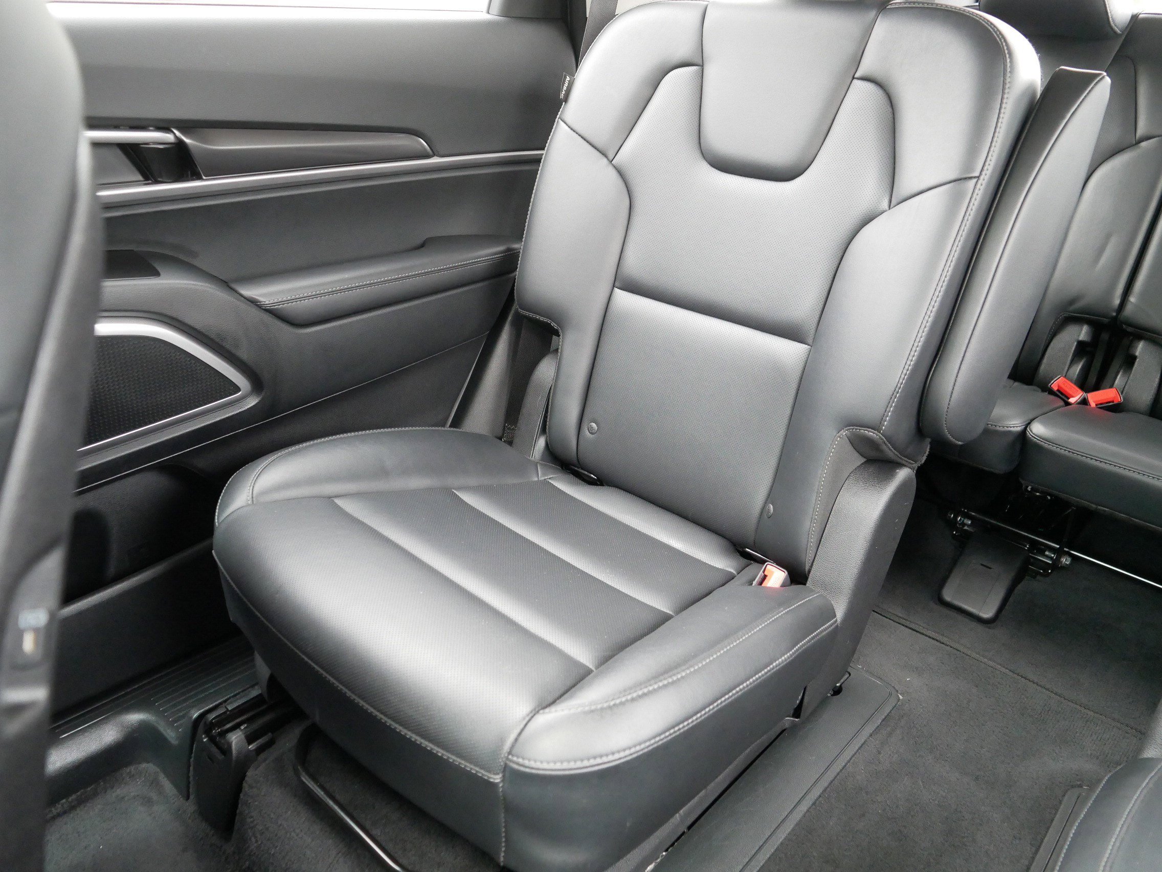 Certified 2025 Kia Telluride S FWD image 12