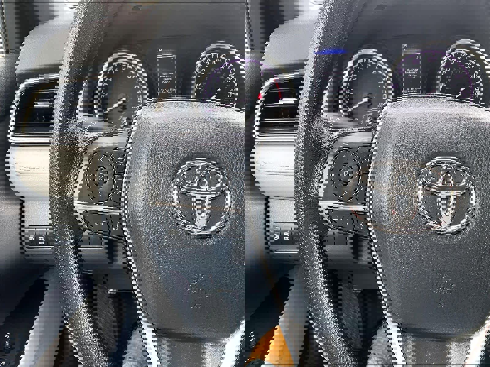 Used 2022 Toyota Camry LE image 22