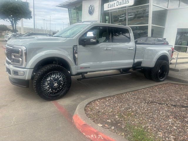Used 2026 Ford F450 Platinum AWD/4WD image 1