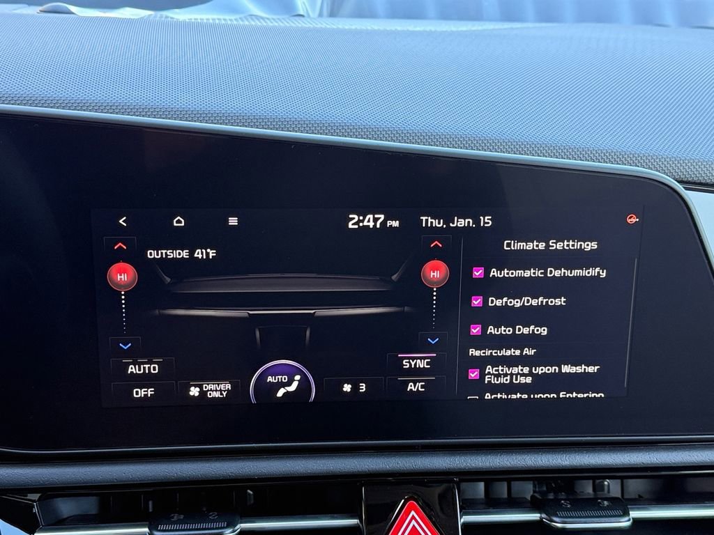 New 2025 Kia Niro EX Touring image 17