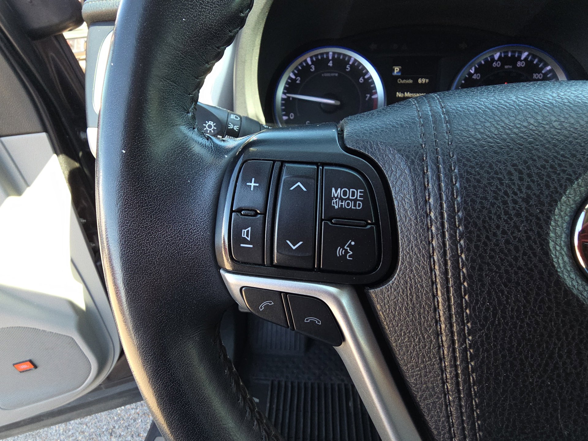 Used 2019 Toyota Highlander Limited AWD/4WD image 18