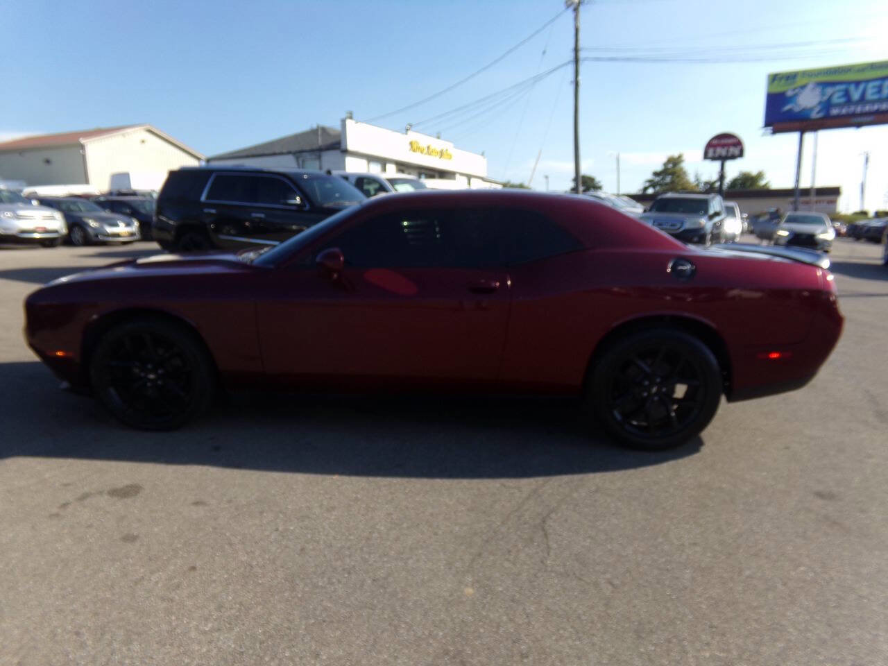 Used 2019 Dodge Challenger SXT w/ Blacktop Package image 33