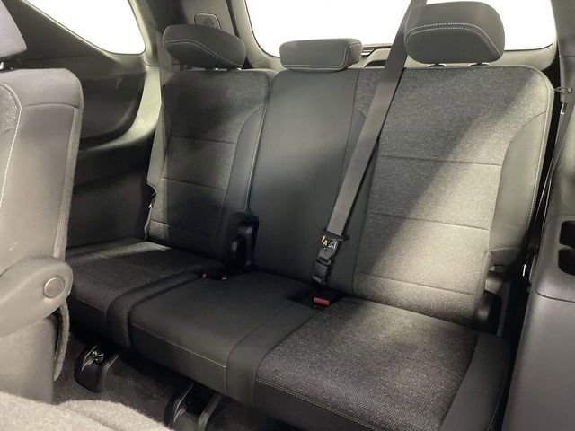 Used 2025 Chevrolet Traverse LT image 24