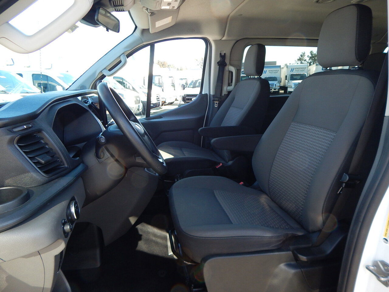 Used 2024 Ford Transit 350 XLT image 17