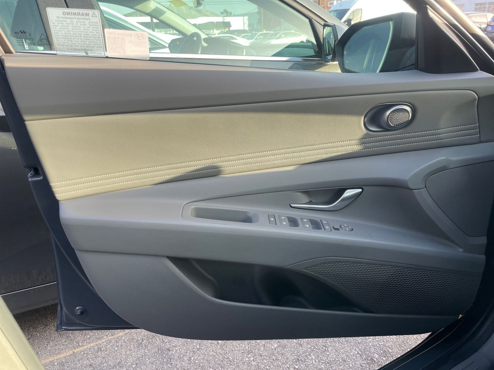 Used 2025 Hyundai Elantra SEL image 20