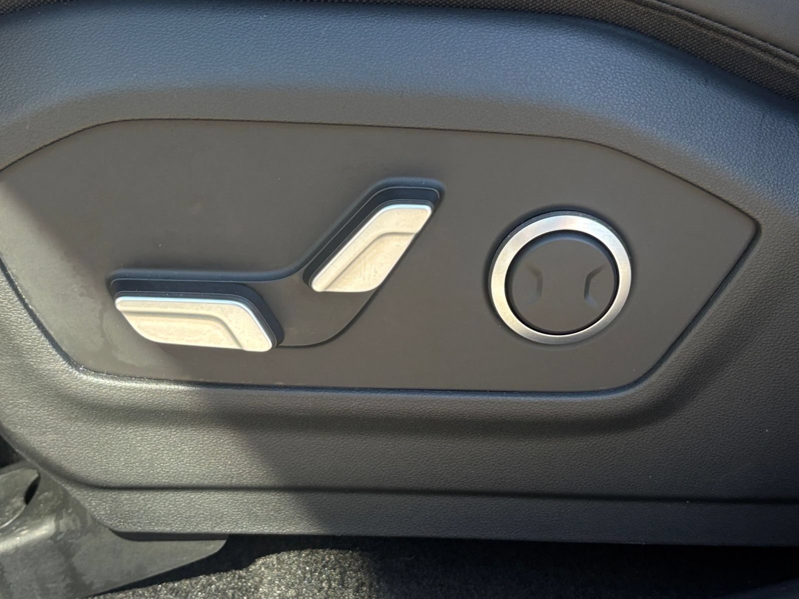 Used 2026 Hyundai Santa Fe SEL FWD image 21