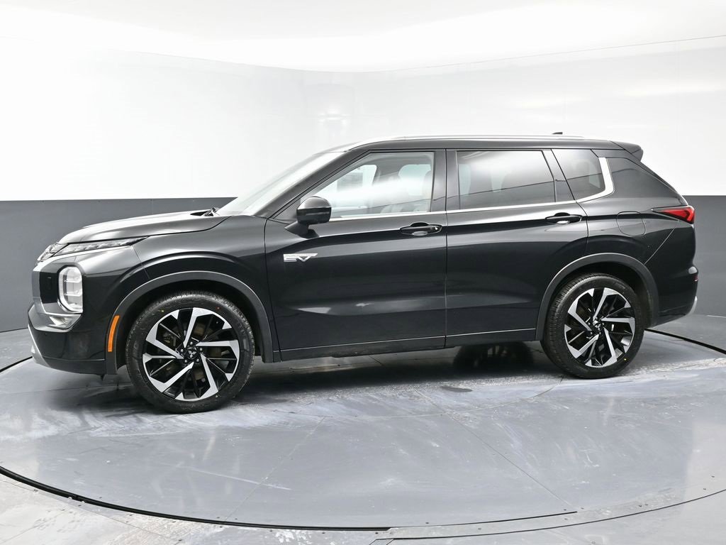 Used 2023 Mitsubishi Outlander SEL image 6