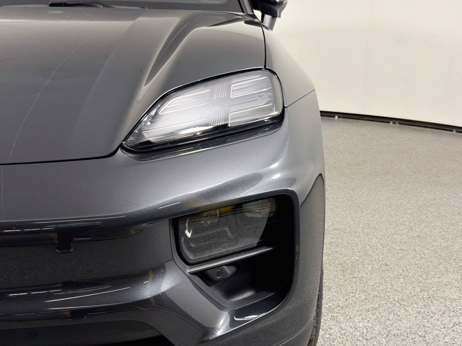 Certified 2026 Porsche Macan Electric RWD image 15