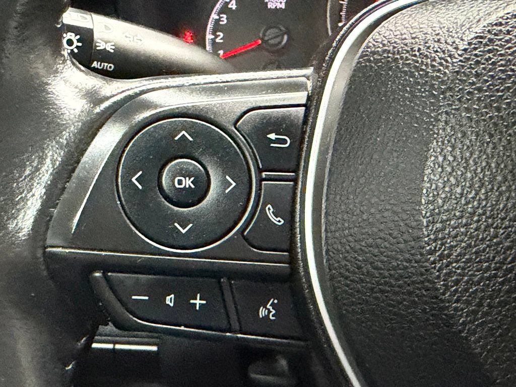 Used 2022 Toyota Corolla SE FWD image 29