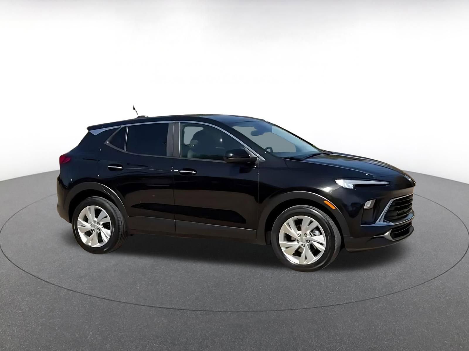 Used 2025 Buick Encore GX Preferred image 2