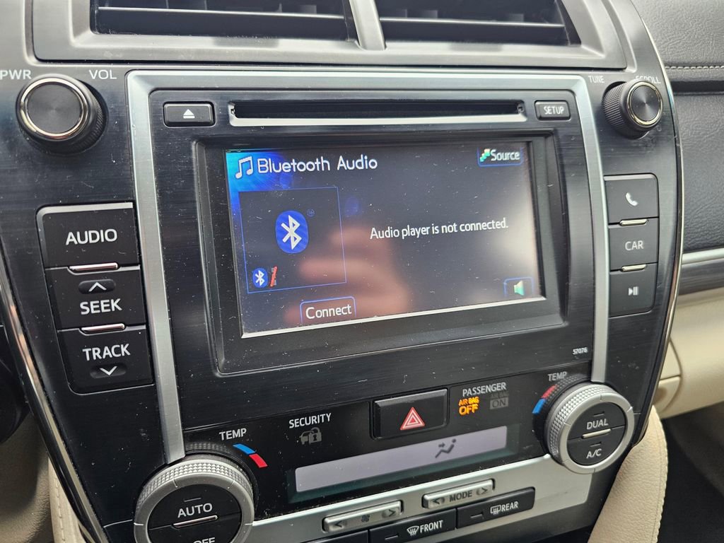 Used 2014 Toyota Camry LE FWD image 25