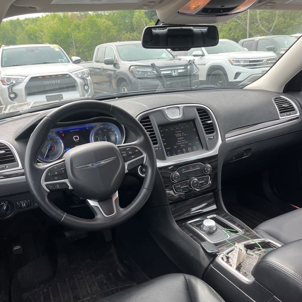 Used 2015 Chrysler 300 Limited AWD/4WD image 8
