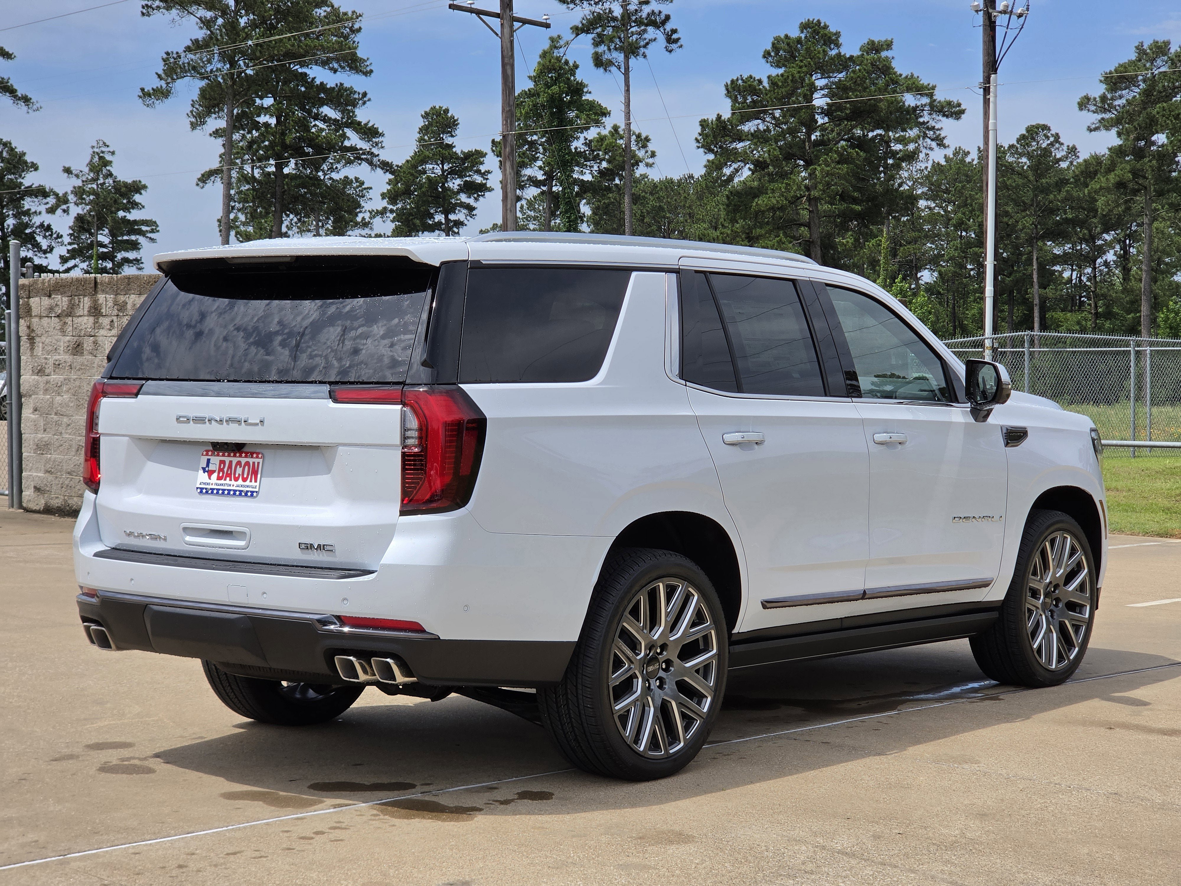 New 2026 GMC Yukon Denali Ultimate AWD/4WD image 3