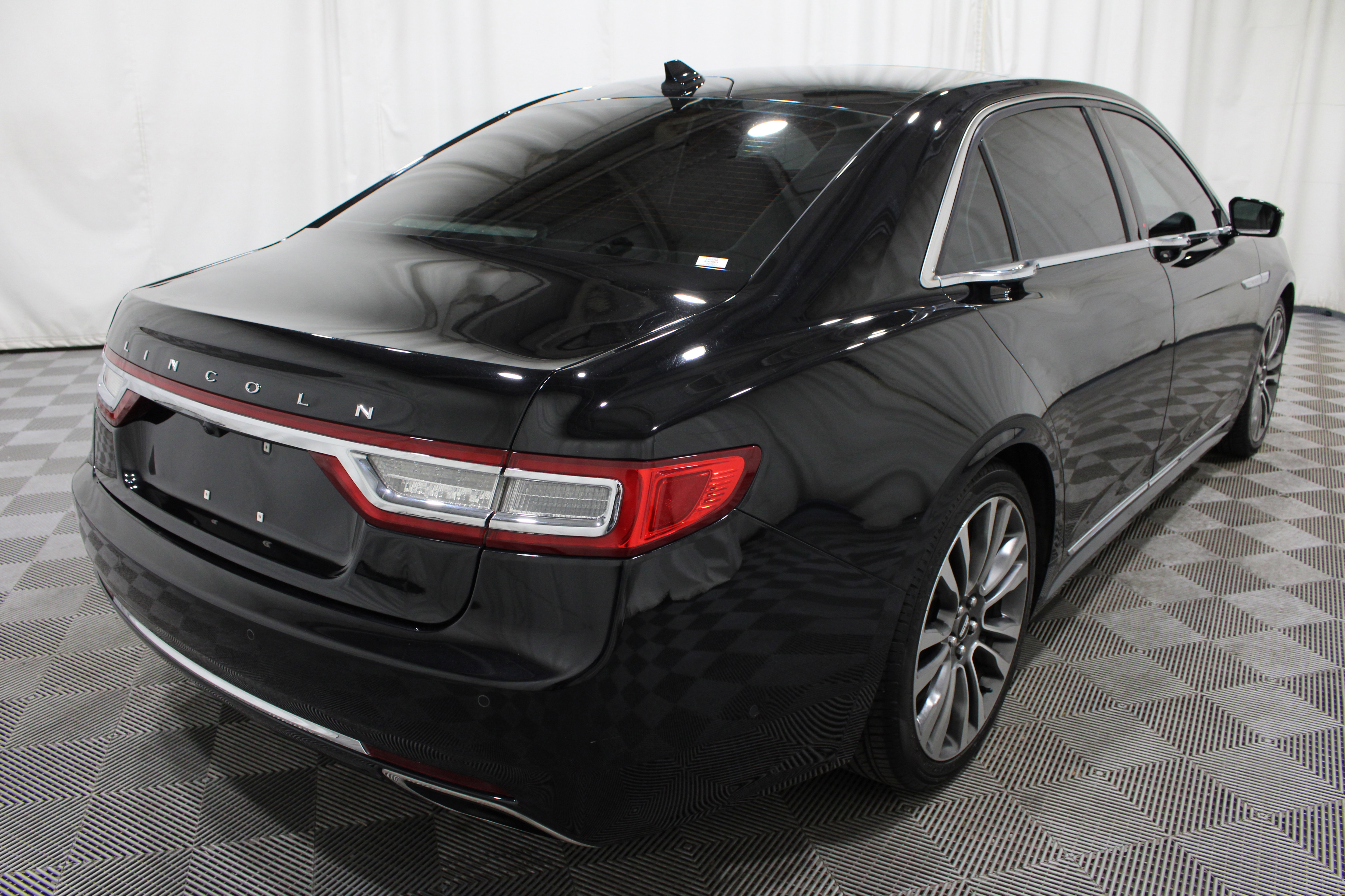 Used 2019 Lincoln Continental Reserve w/ Rear Seat Package FWD image 29