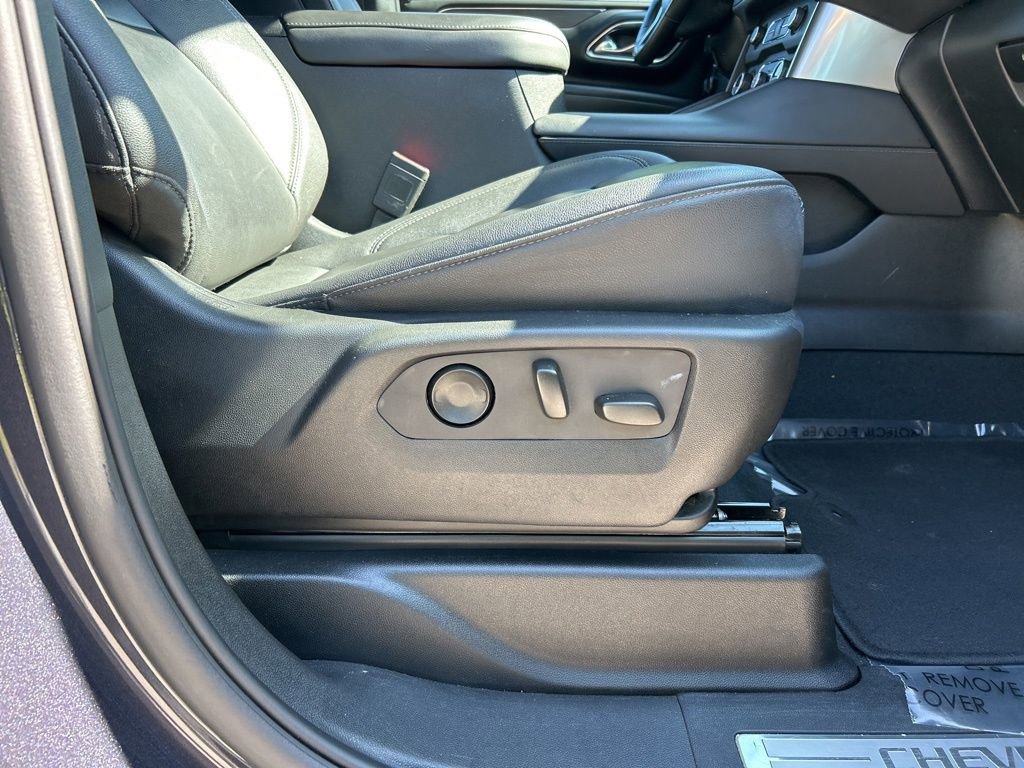 Used 2023 Chevrolet Suburban LT image 33