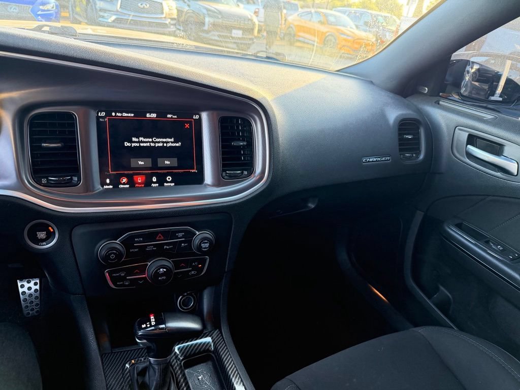 Used 2020 Dodge Charger R/T w/ Blacktop Package RWD image 10