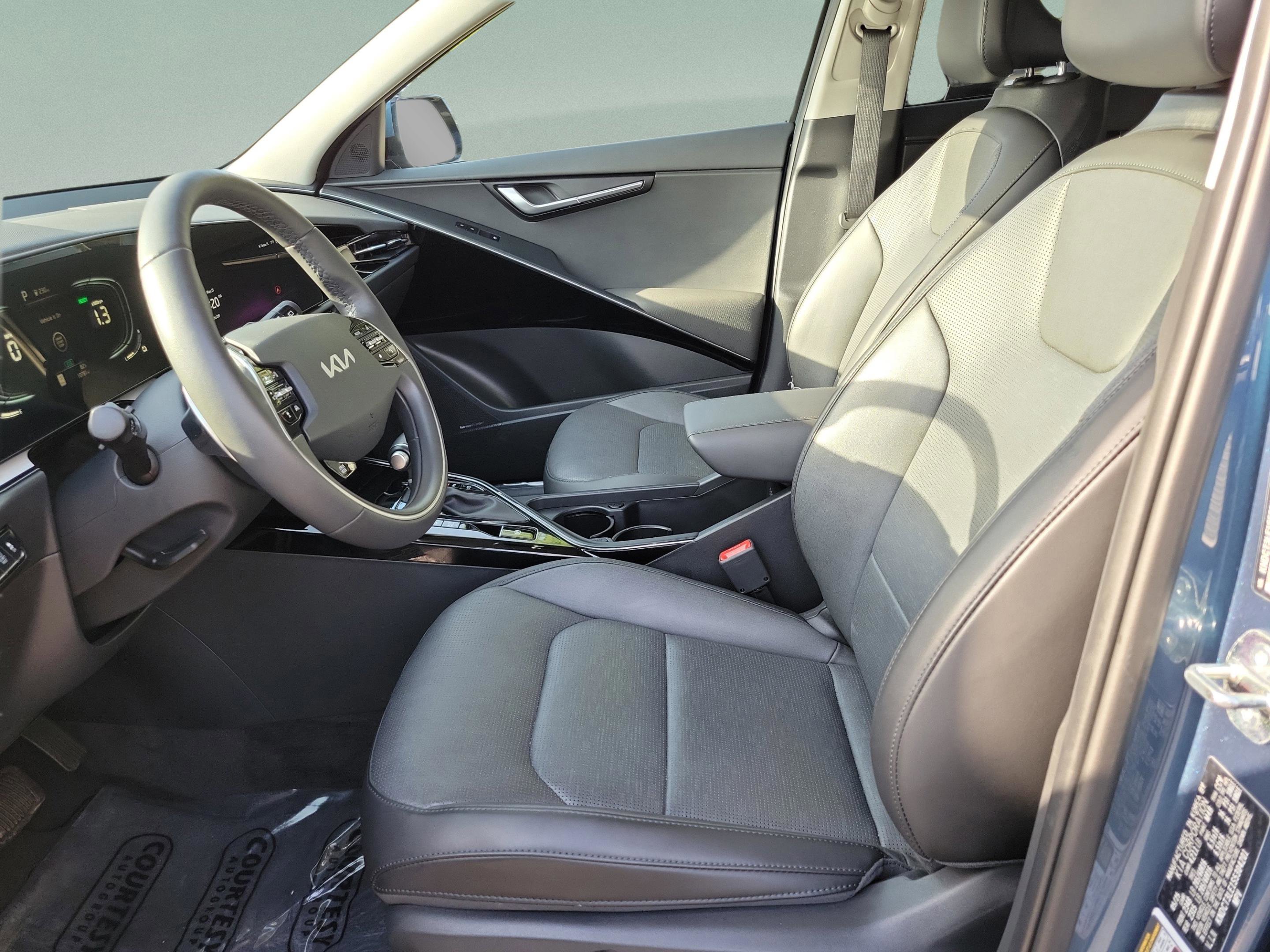 Used 2025 Kia Niro FWD image 16