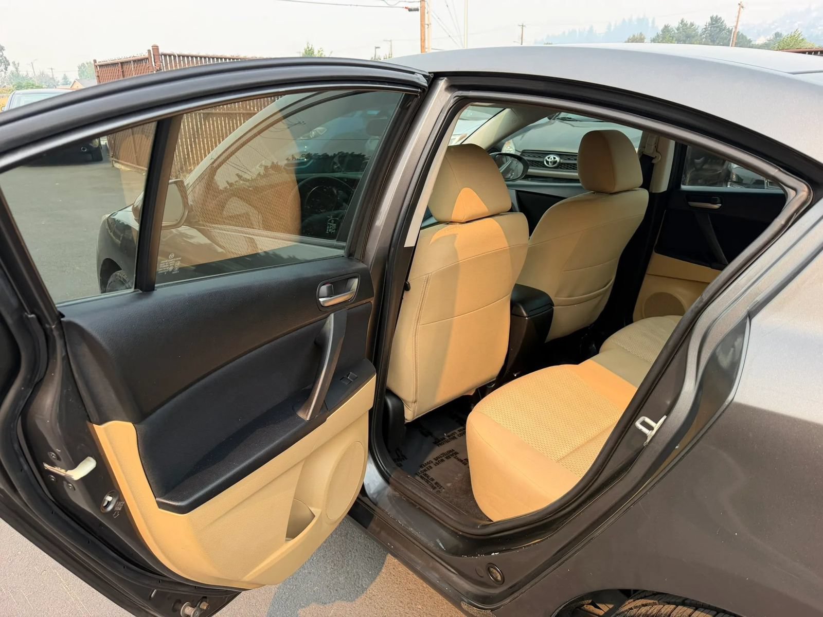 Used 2010 MAZDA MAZDA3 i Sport FWD image 10