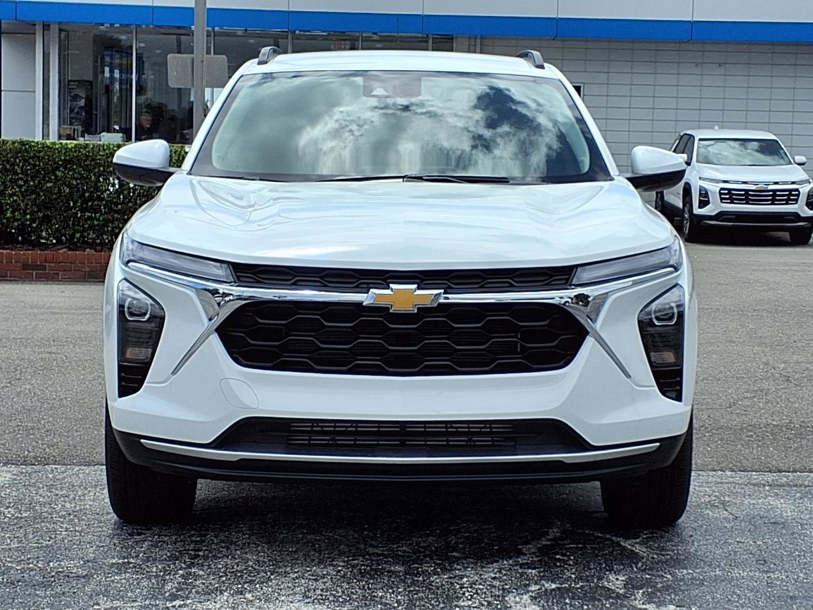 New 2026 Chevrolet Trax LT w/ Driver Confidence Package FWD image 2