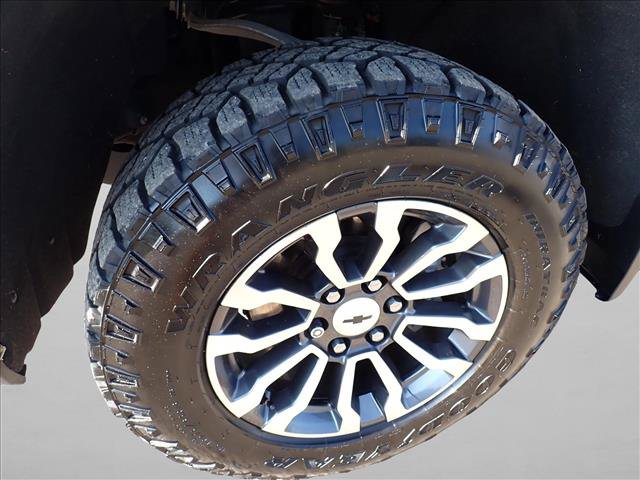 Used 2021 Chevrolet Silverado 1500 LT Trail Boss w/ LPO, Dark Essentials Package AWD/4WD image 7