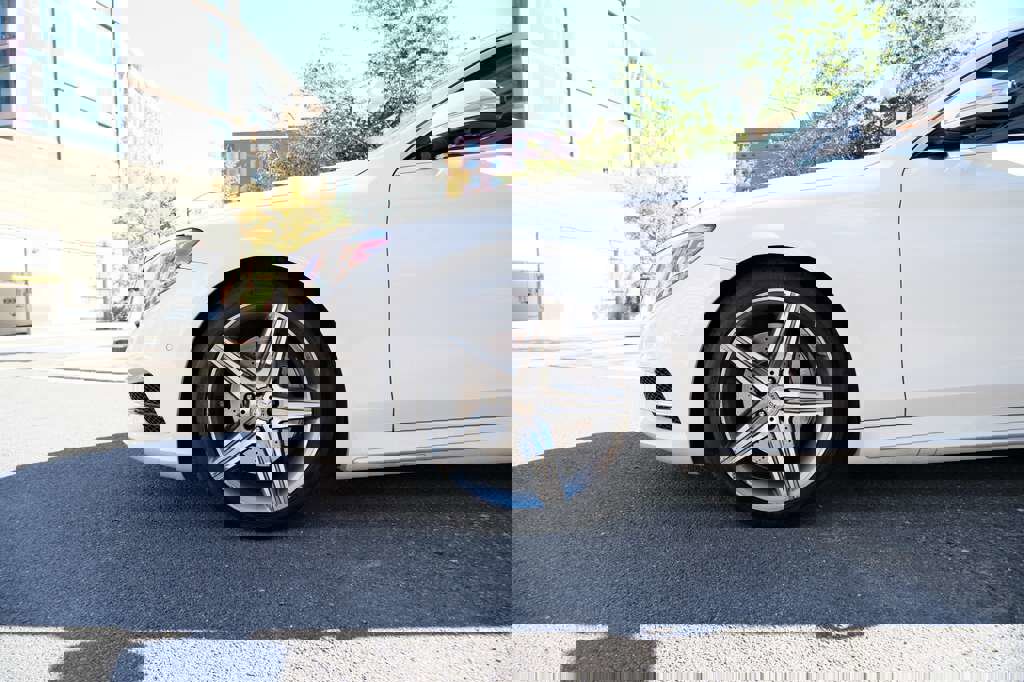 Used 2015 Mercedes-Benz S 550 Sedan image 5