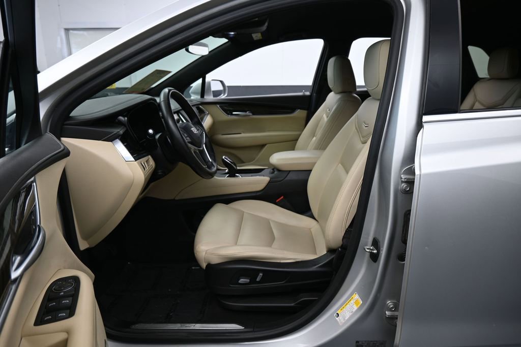 Used 2019 Cadillac XT5 FWD image 11