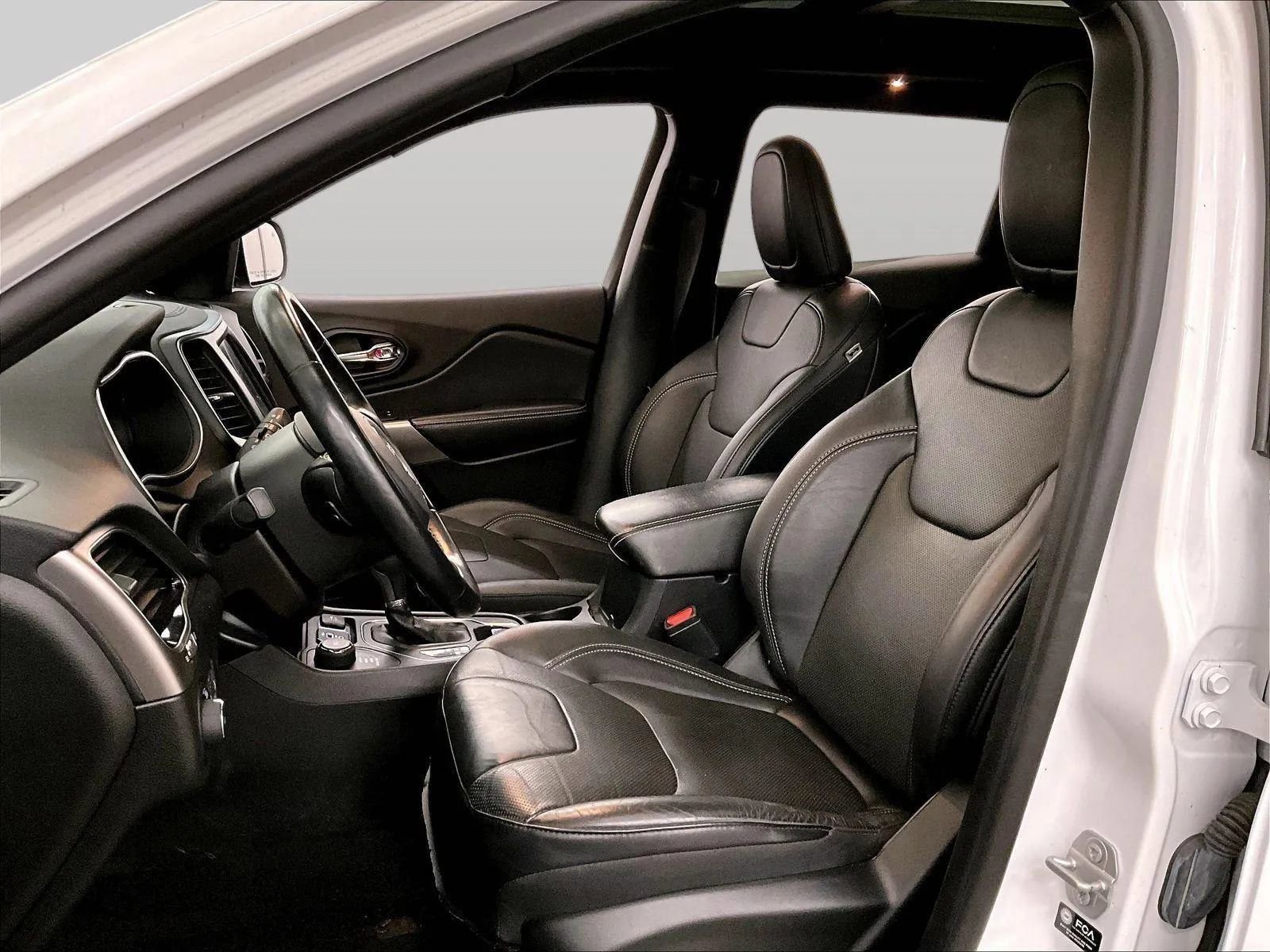 Used 2021 Jeep Cherokee Latitude Lux 80th Anniv w/ Quick Order Package 26U 80TH image 24