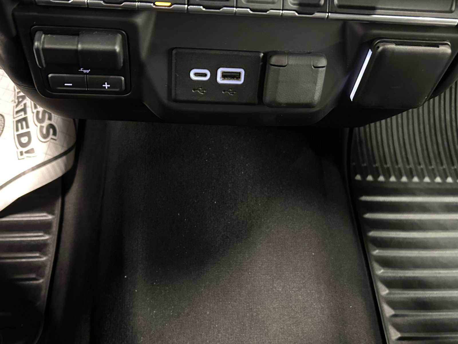 Used 2023 Chevrolet Silverado 1500 Custom image 32