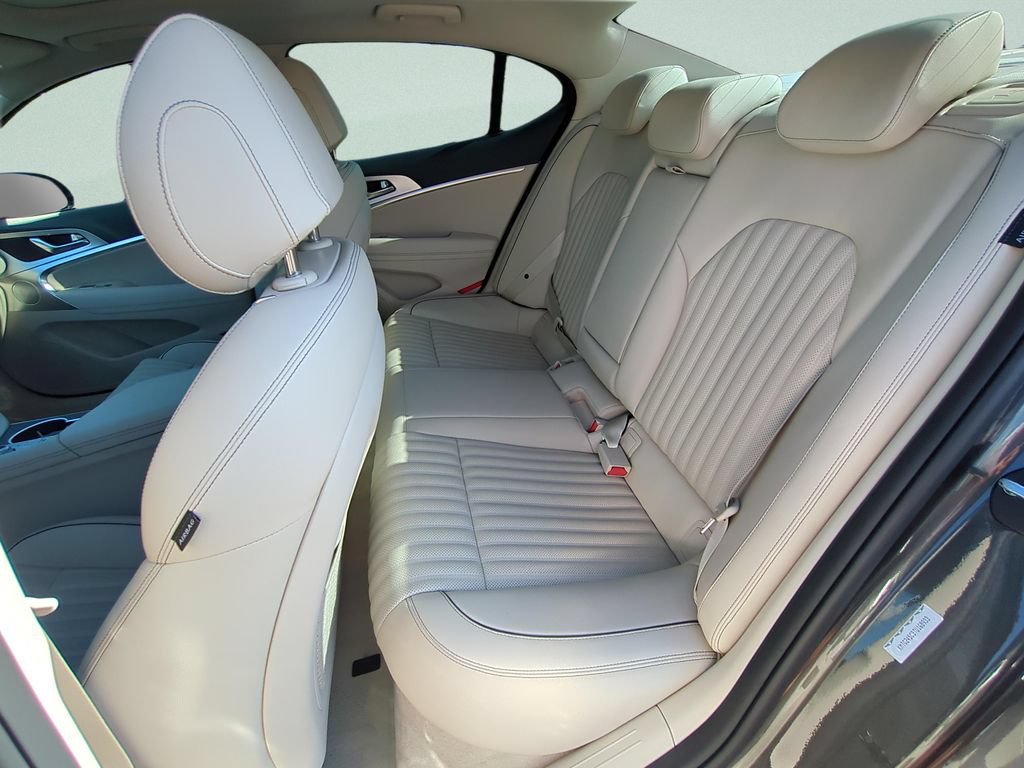 Used 2026 Genesis G70 2.5T Prestige RWD image 9