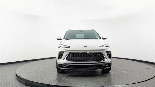 Used 2024 Buick Encore GX Sport Touring image 11