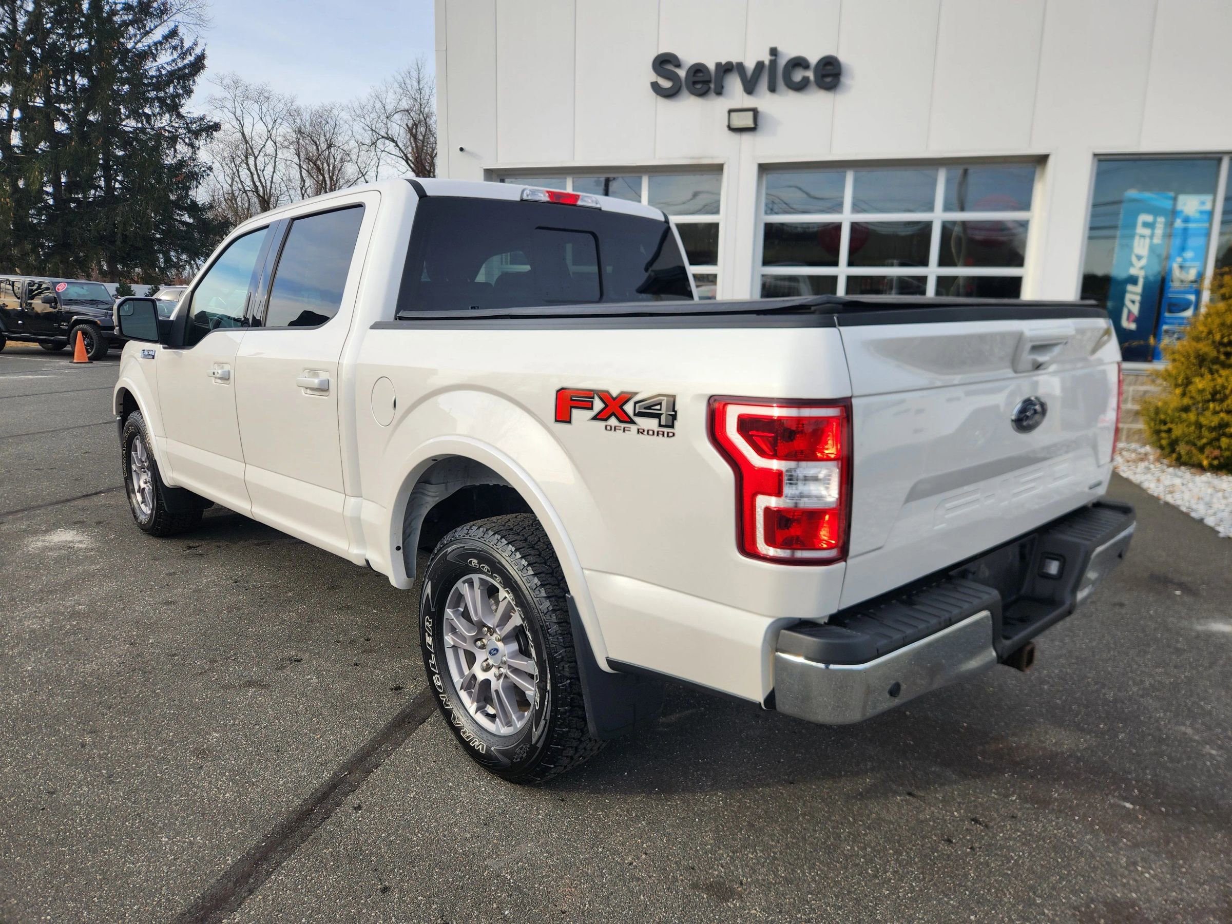 Used 2018 Ford F150 Lariat w/ FX4 Off-Road Package AWD/4WD image 12
