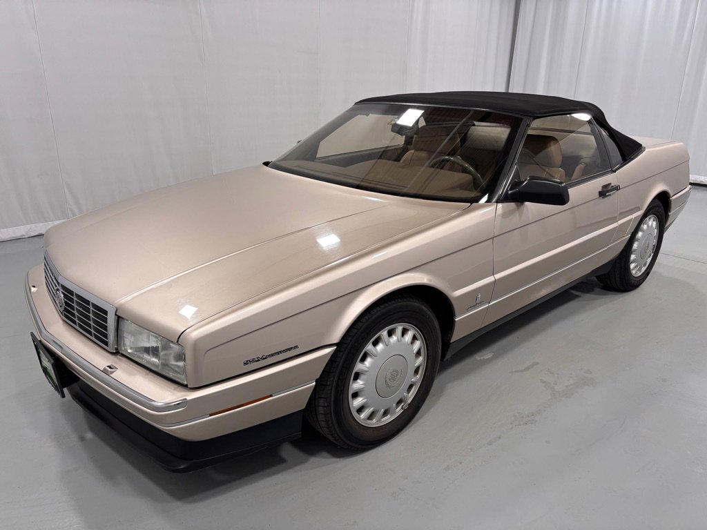 Used 1993 Cadillac Allante image 1