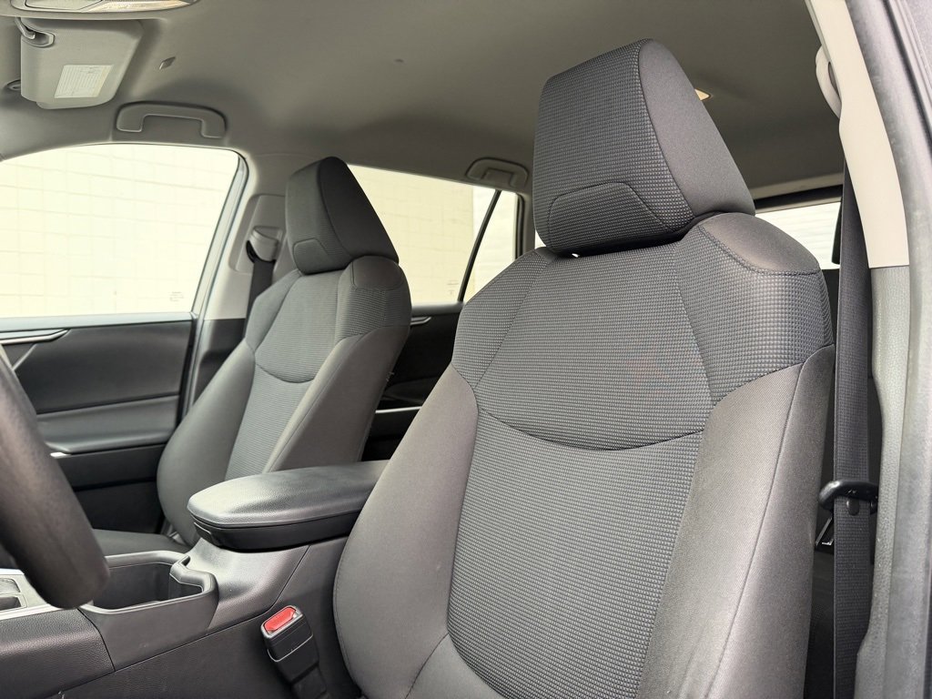 Used 2023 Toyota RAV4 LE image 5
