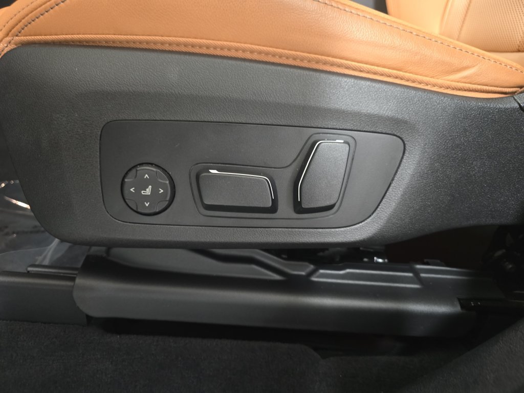 Used 2024 BMW X3 sDrive30i w/ M Sport Package RWD image 28