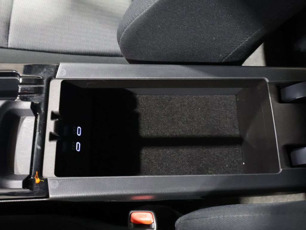 Used 2024 Toyota Prius LE image 32