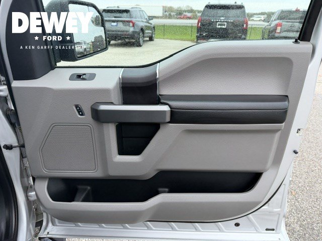 Used 2015 Ford F150 XLT w/ Equipment Group 301A Mid AWD/4WD image 32