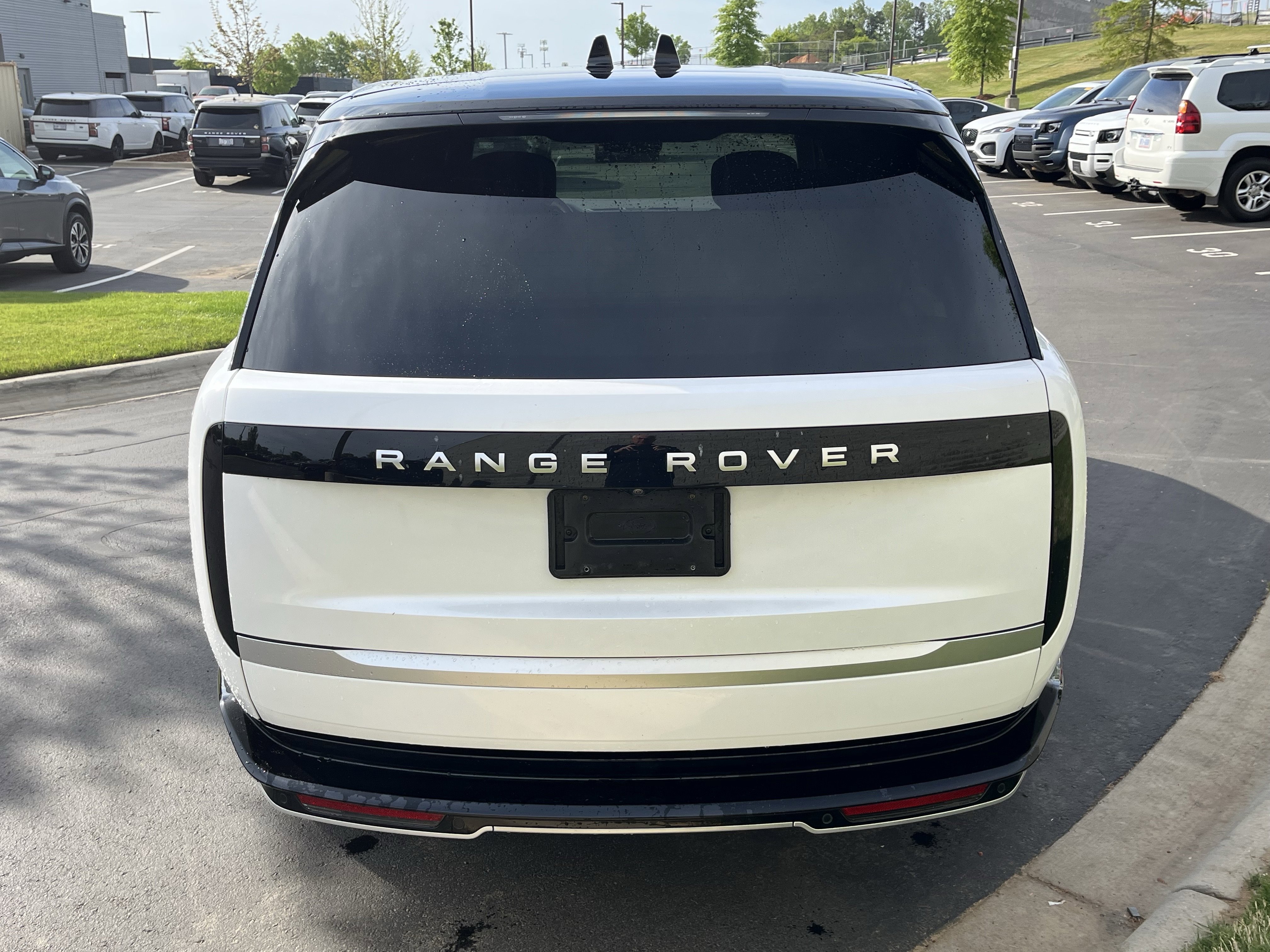 Certified 2024 Land Rover Range Rover Long Wheelbase Autobiography image 6