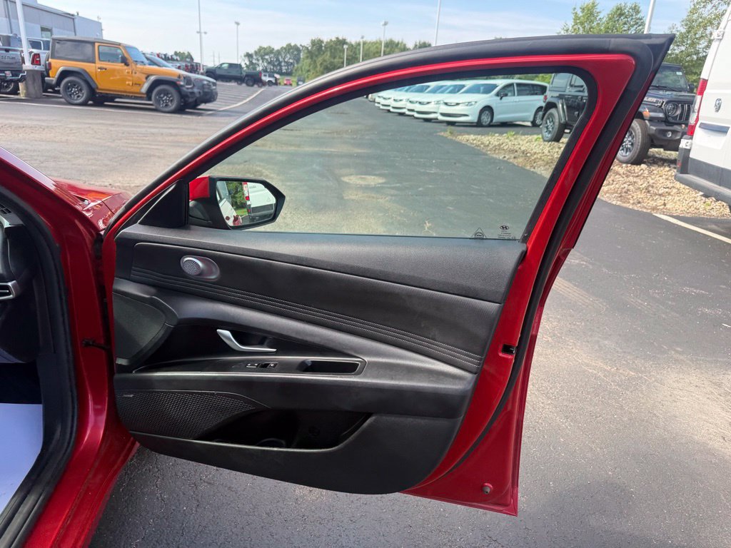 Used 2023 Hyundai Elantra Limited FWD image 47