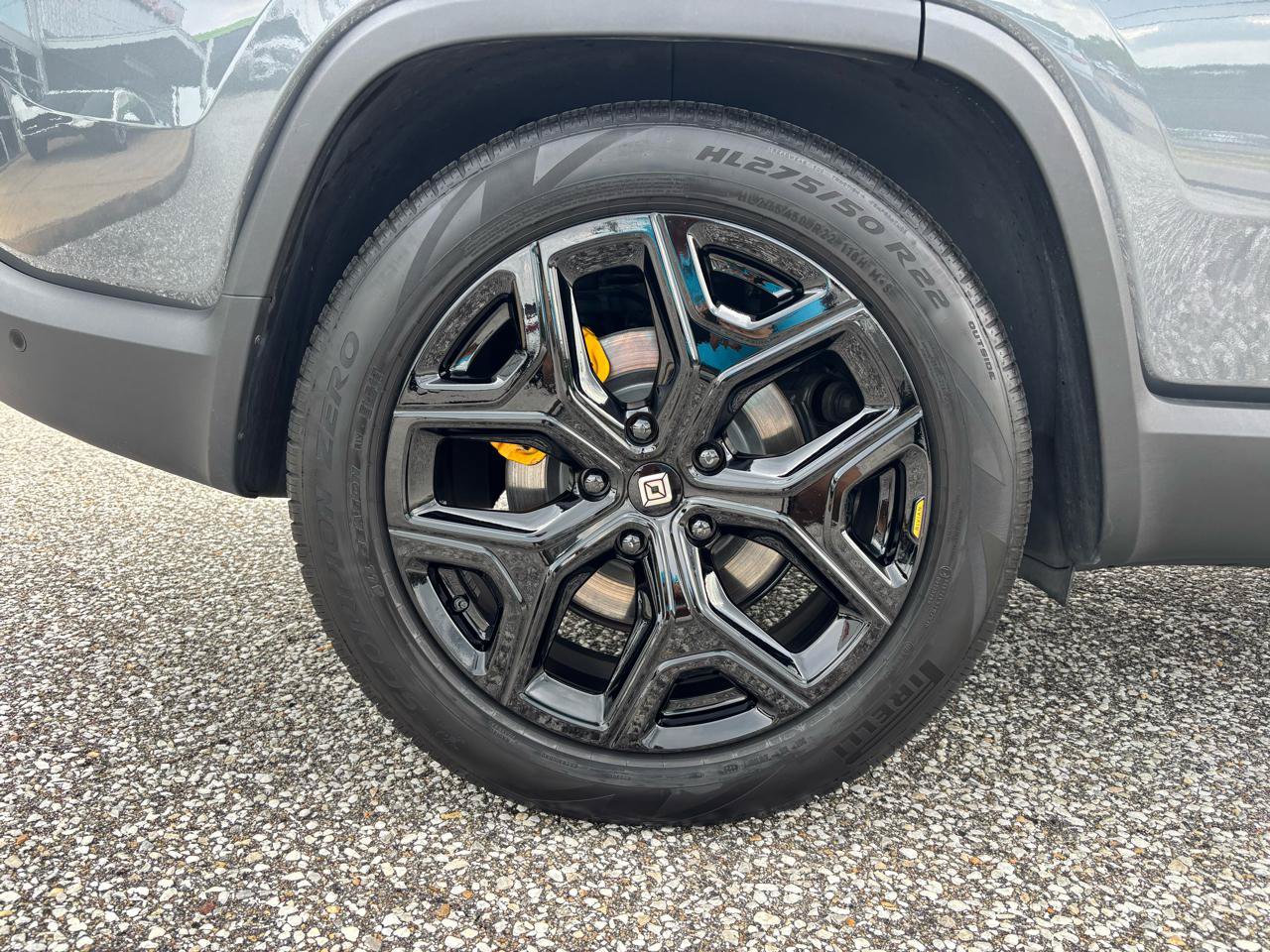 Used 2024 Rivian R1S Adventure AWD/4WD image 30