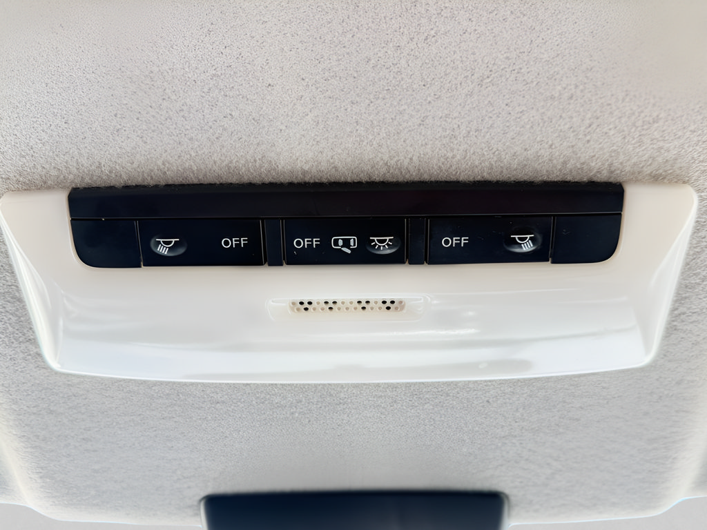 Used 2023 Nissan Kicks S FWD image 29