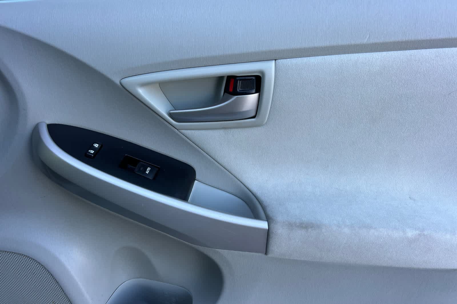 Used 2015 Toyota Prius Three FWD image 18