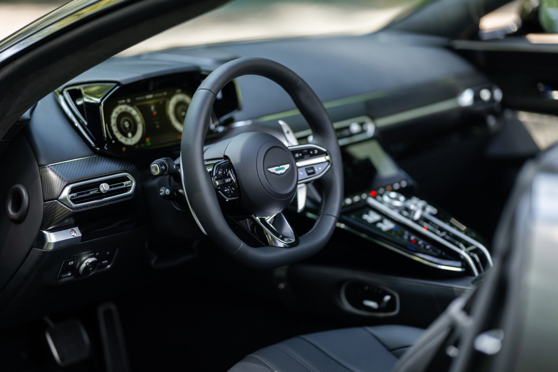 New 2026 Aston Martin V8 Vantage Roadster image 53